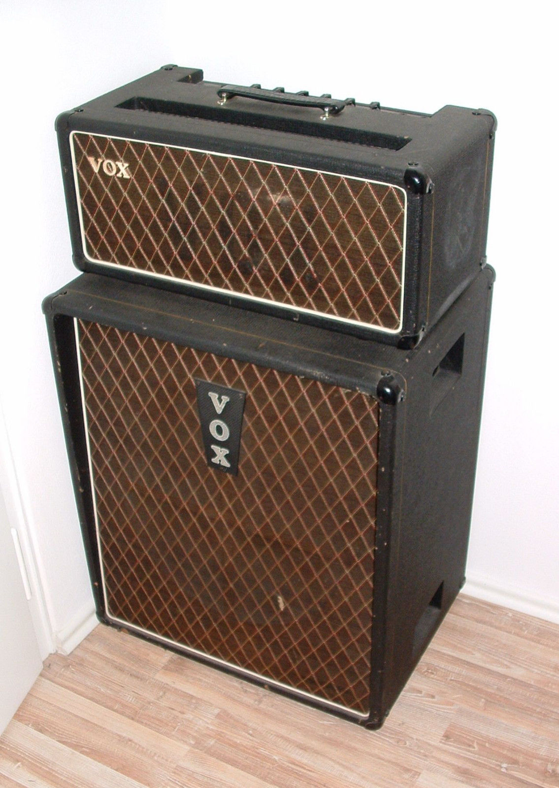 Vox AC100 Foundation Bass cabinets